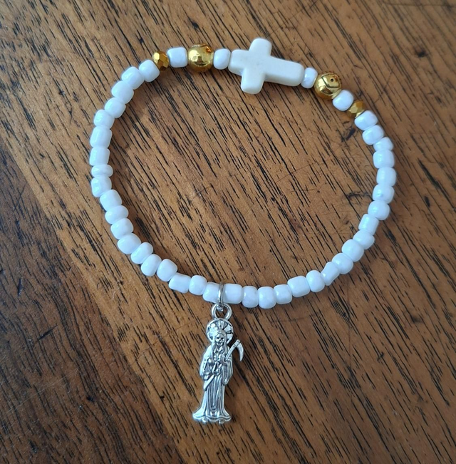 Bracelet Santa Muerte blanc croix chrétienne