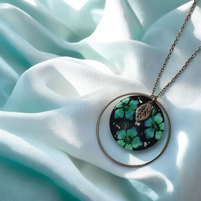 Collier dessiné Flora acier inoxydable vert d'eau