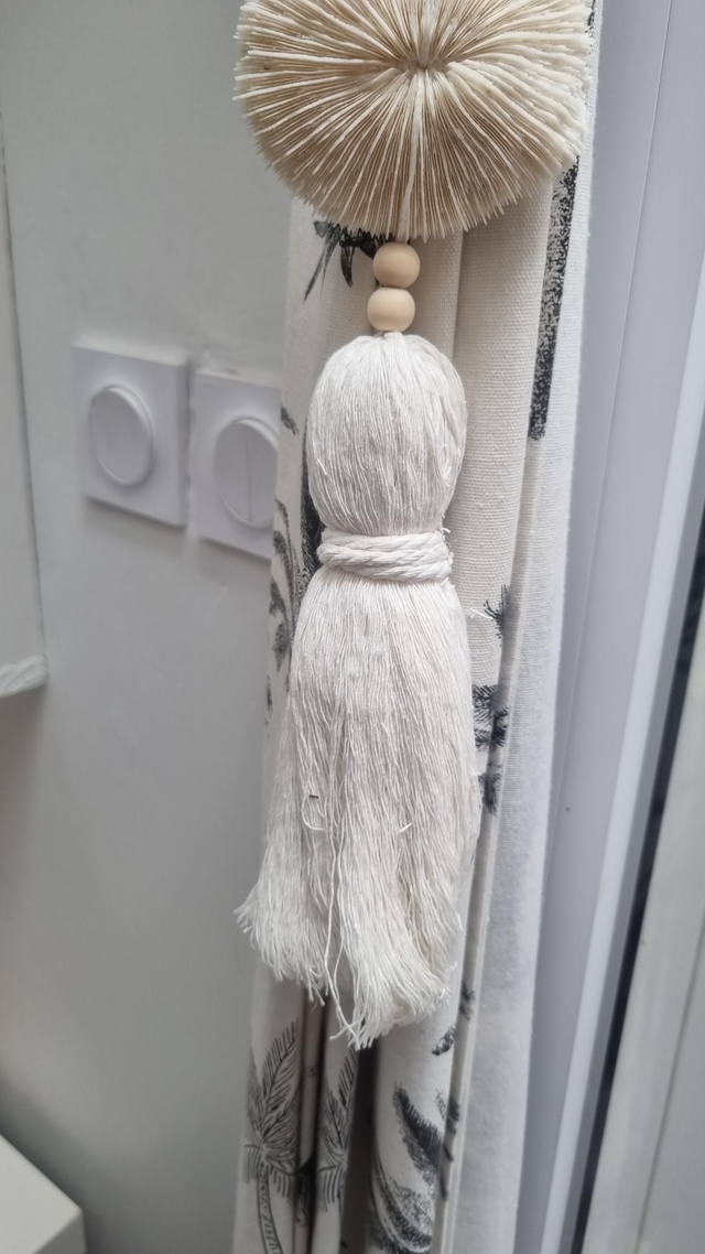 Embrasse corail pompon beige