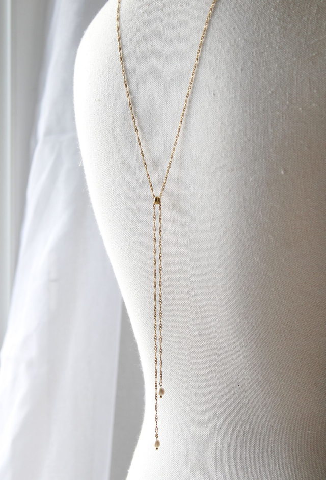 Collier de dos - torsadé et perles 