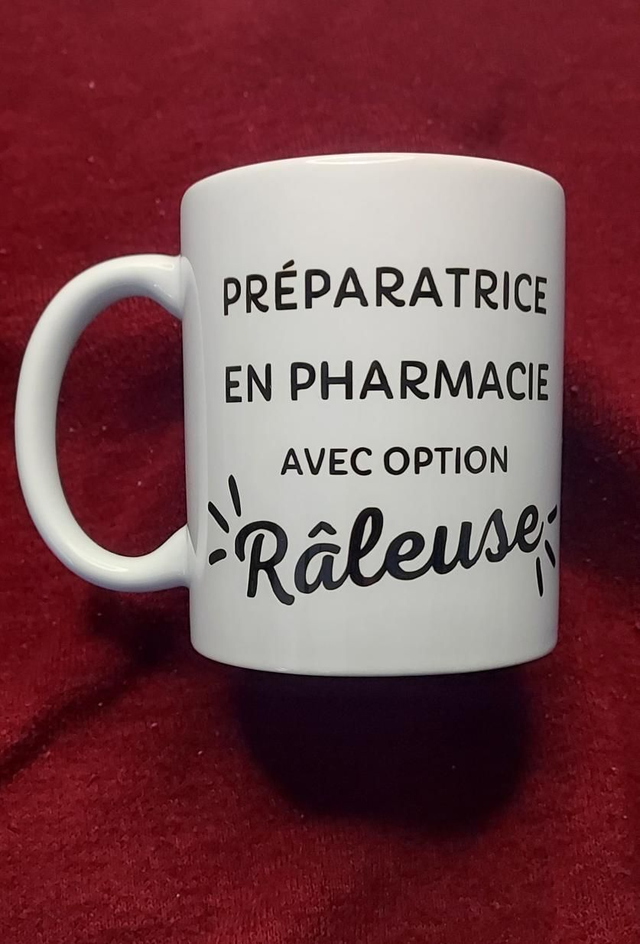 Mug préparatrice en pharmacie 