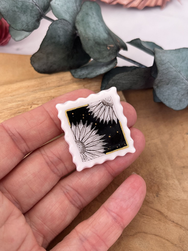 Broche timbre tournesols 