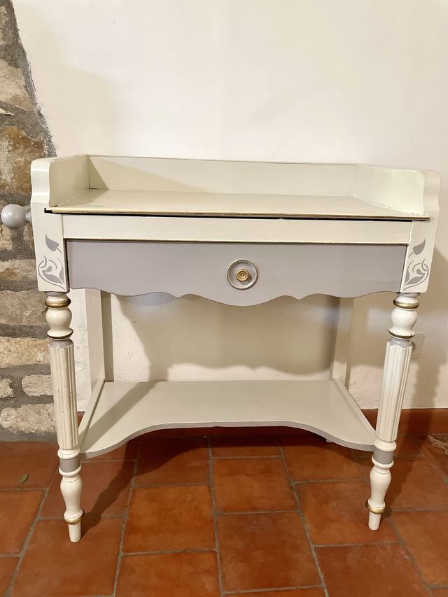 Desserte ou console d&#039;entrée