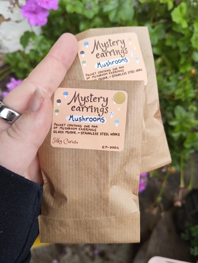 mystery mushrooms 🍄 earrings