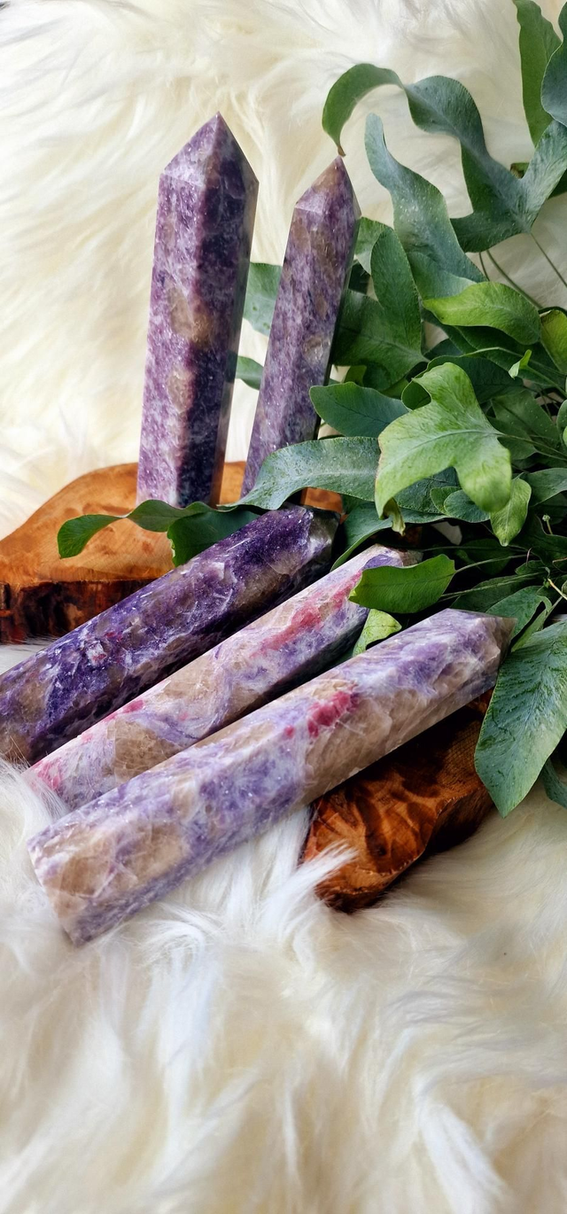 Unicorn stone larger points 