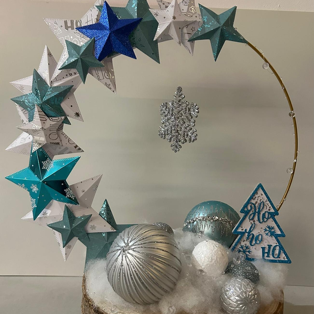 Décoration Cercle Etoile en relief,  sur socle en bois