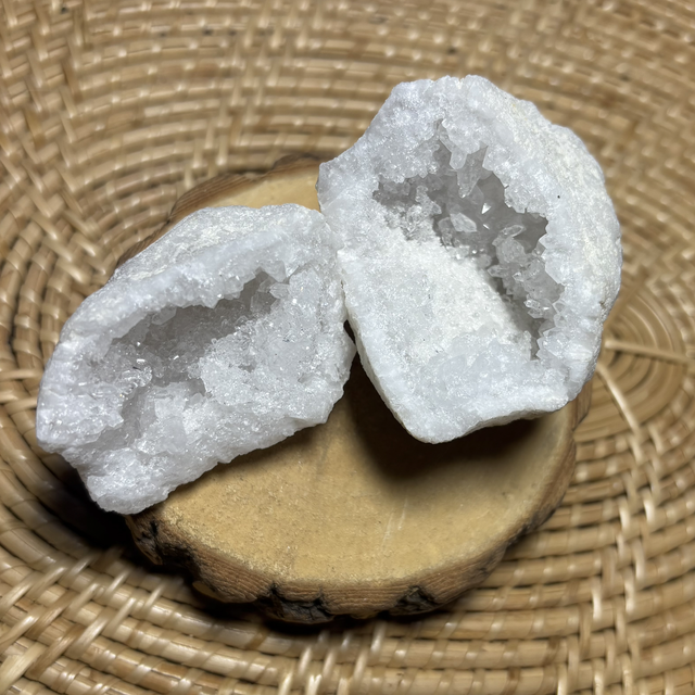 GÉODE DE CRISTAL DE ROCHE 3