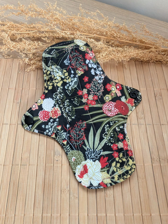 Serviette hygiénique lavable noire