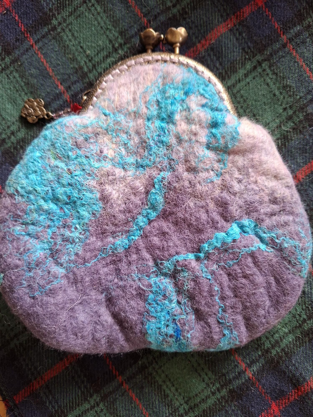 Bourse pour monnaie/maquillage  FEU07002