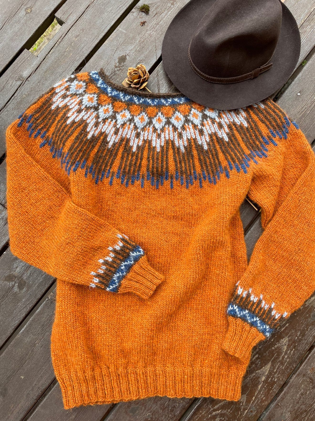 Hopi Sweater Kit - Col 06 (Apricot Lettlopi) - Wool &amp; Pattern - Linka Neumann