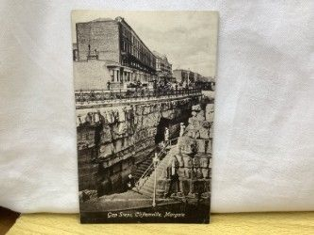 Gap Steps, Cliftonville, Margate, Kent, Posted Hawkes &amp; Co. Postcard. Our Ref No. R293 £2.25
