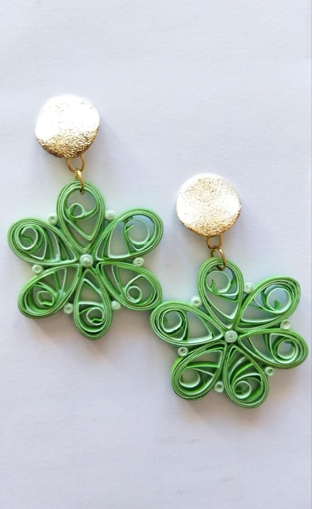 Fleurs vertes de paperolles 