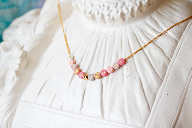 Collier Drama Gouine