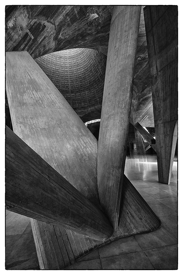 Pilier de la cathédrale du Sacré-Cœur d'Alger