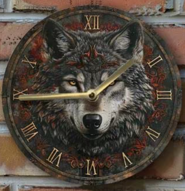 Vintage ronde wandklok van metaal - Magische Wolf (20cm)
