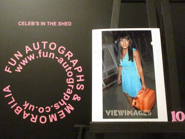 Nicky Maxwell Authentic Autographed 6x4.5 Photograph (10)