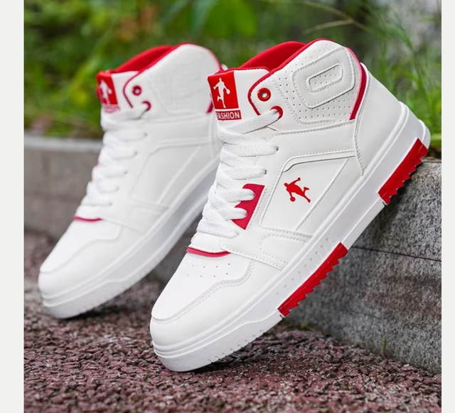 Stoere hoge sportschoenen voor heren met dikke zolen