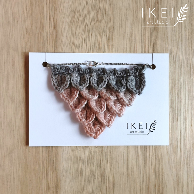 Mermaid necklace grey-pink