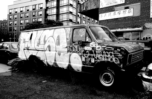 VAN [PHOTO]