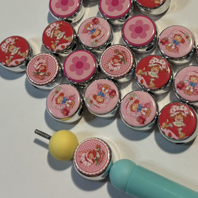 Strawberry Shortcake beads x 5 mix very cute