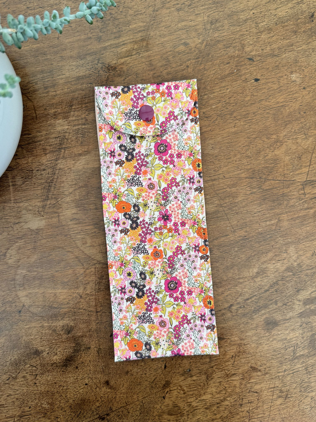 Étui à brosse à dents / ou à couverts