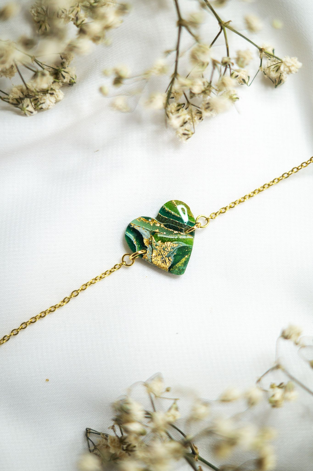 Coloris forêt - Bracelet cœur en polymère