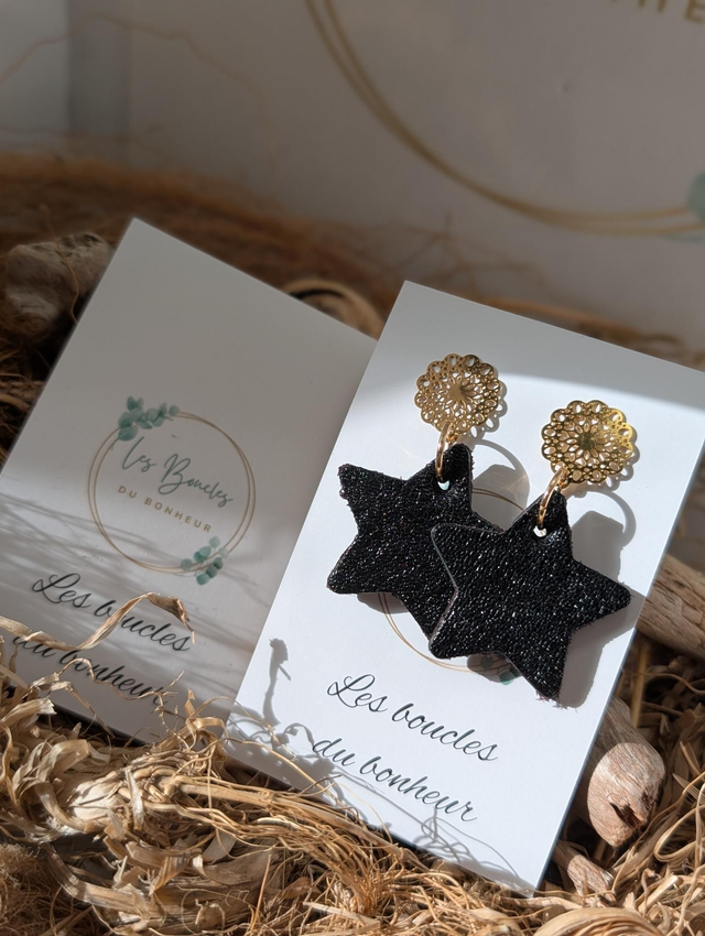 Boucles d&#039;oreilles Petite étoile noir st036