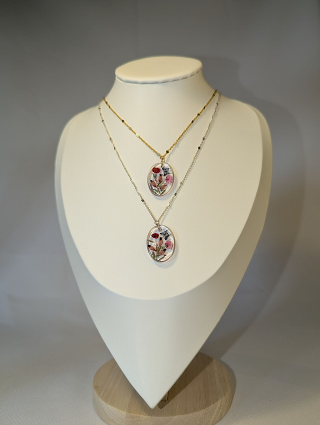 collier pendentif résine et fleurs séchées - plusieurs couleurs