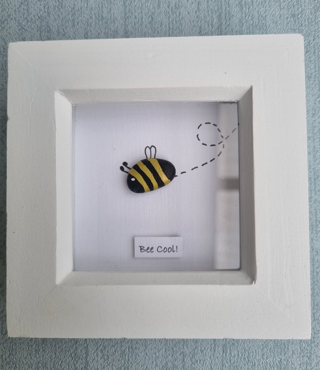 Irish, Hand Crafted, Pebble Art Bee Picture &#039;Bee cool&#039;!