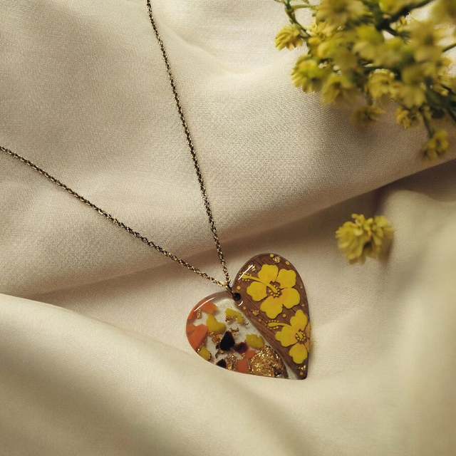 Collier dessiné Flora acier inoxydable jaune bi matière