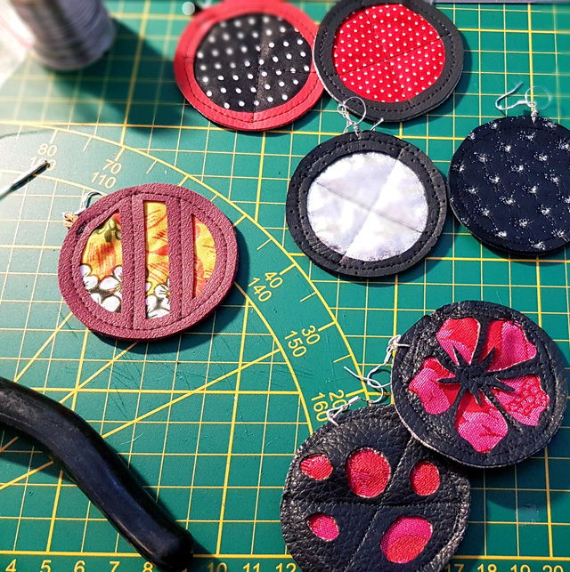 Boucles d'oreilles CRÉOLES PLEINES en tissus up-cyclés | PERSONNALISABLES