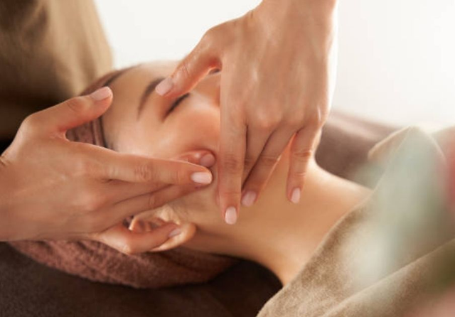 Massage IMPÉRIAL du visage: séance de 45 minutes