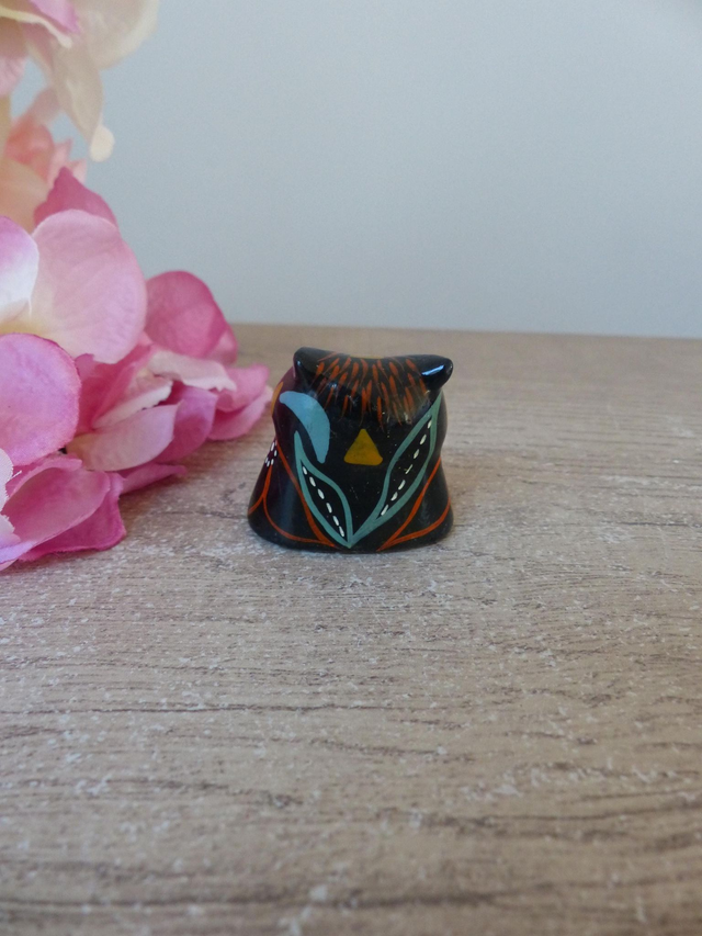 Figurine hibou miniature en plâtre peint à la main noir et bleu vintage, hibou de collection porte bonheur, chouette cadeau ami famille