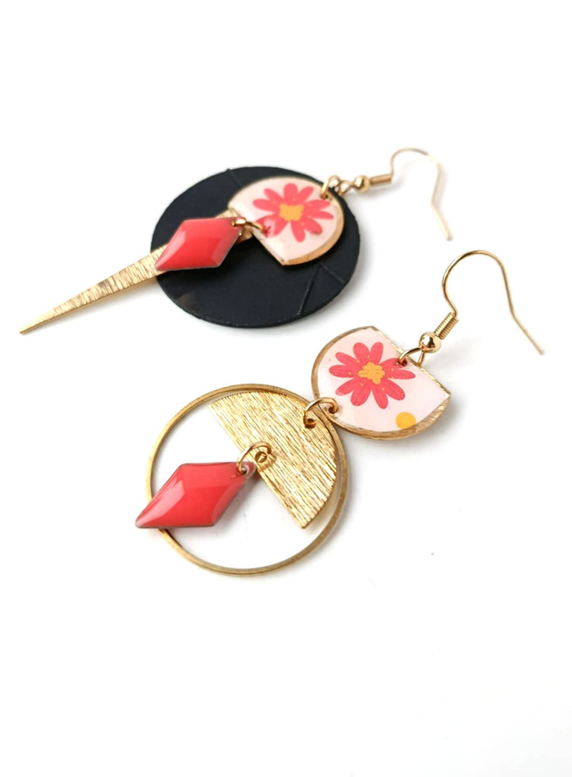 Boucles d'oreilles Asymétriques Upcyclées en Chambre à Air et Papier Recyclés - Florale