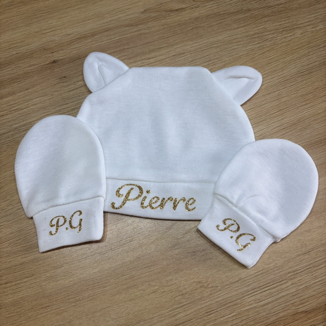 Bonnet et gants de naissance  