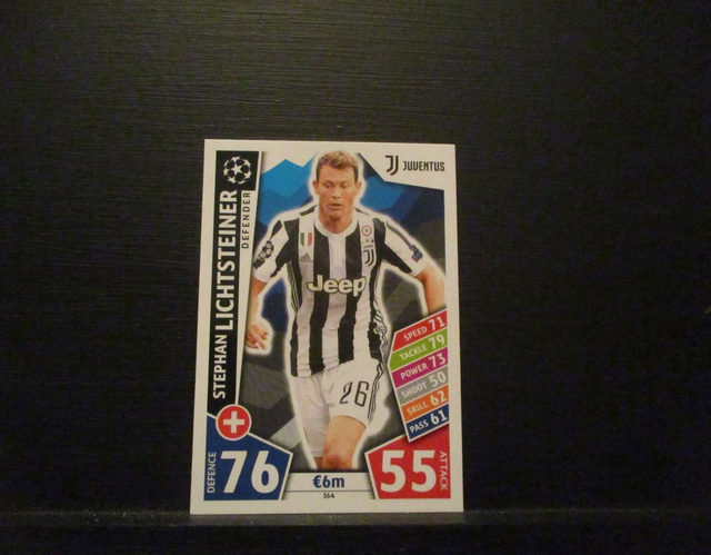 Stephan Lichtsteiner - UEFA Champions League Match Attax 2017/18 Original Trading Card #364