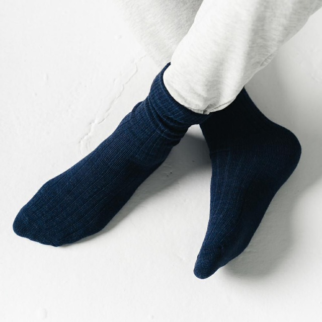 Strumpor med får- och alpackaull – naturlig komfort – mörkblå