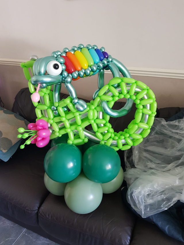 Number Forty (40th) Chameleon Ballon Sculpture