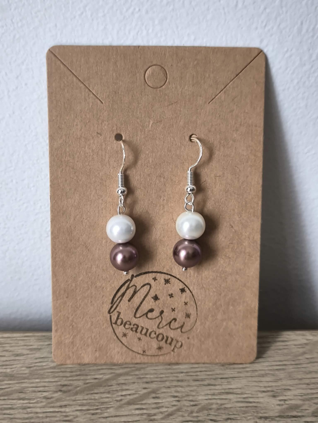 Boucles d’Oreilles Perles de Majorque Blanches et Mauve – Bijoux Élégants en Acier Inoxydable