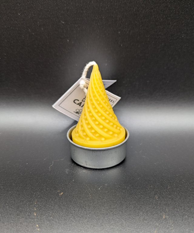 Mini Christmas Tree in Metal Tea-light Holder