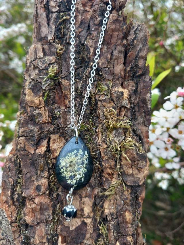 Collier reine Anne
