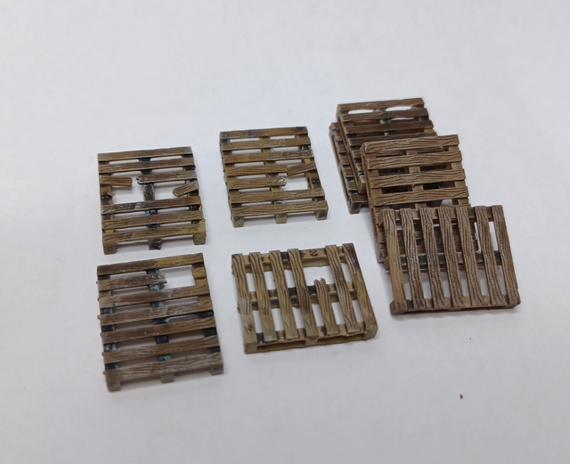 4mm scale / 00 gauge Euro pallets