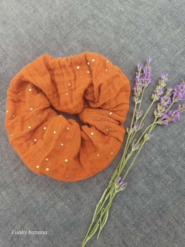 Chouchou citrouille et pois dorés 