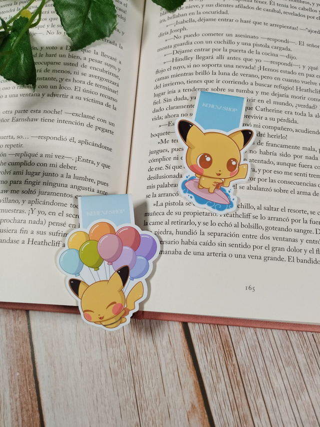 Flying Pikachu &amp; Surfing Pikachu Marcapáginas/Bookmarks