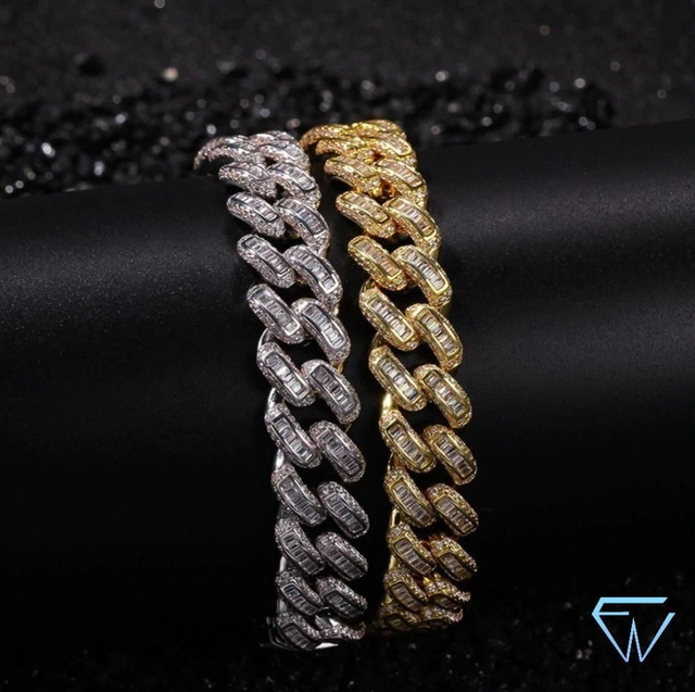 Gourmette mixte diamant baguette à maille cubaine plaqué or 18k.