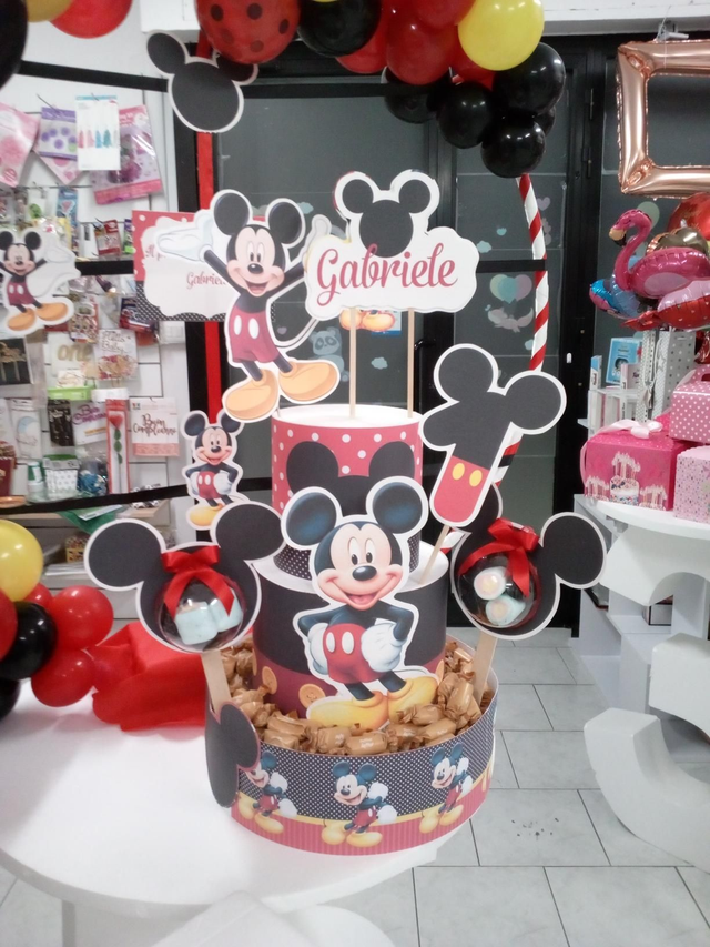 Torta 3piani Alti Completa Caramelle