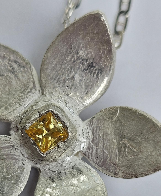 Flower with a square cubic zirconia fine silver pendant 