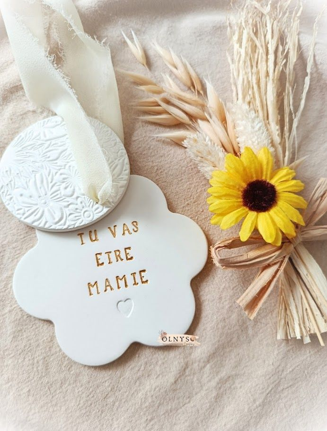 Médaillon en argile personnalisable / Annonce Mamie ~ Grand-mère