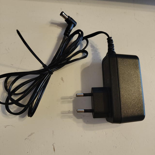 MASS POWER AC ADAPTOR S018-1A90200VE 9V-2A 18W