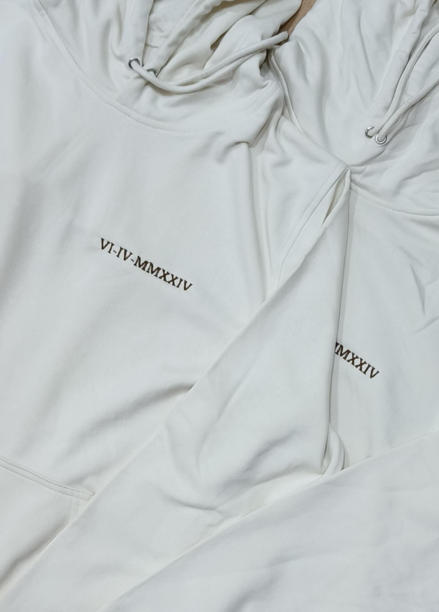 Sweat à capuche ÉCRU MIXTE brodé - DATE 